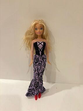 My Scene Kennedy Doll in 2002 Mattel Barbie Special Edition Halloween Glow Dress